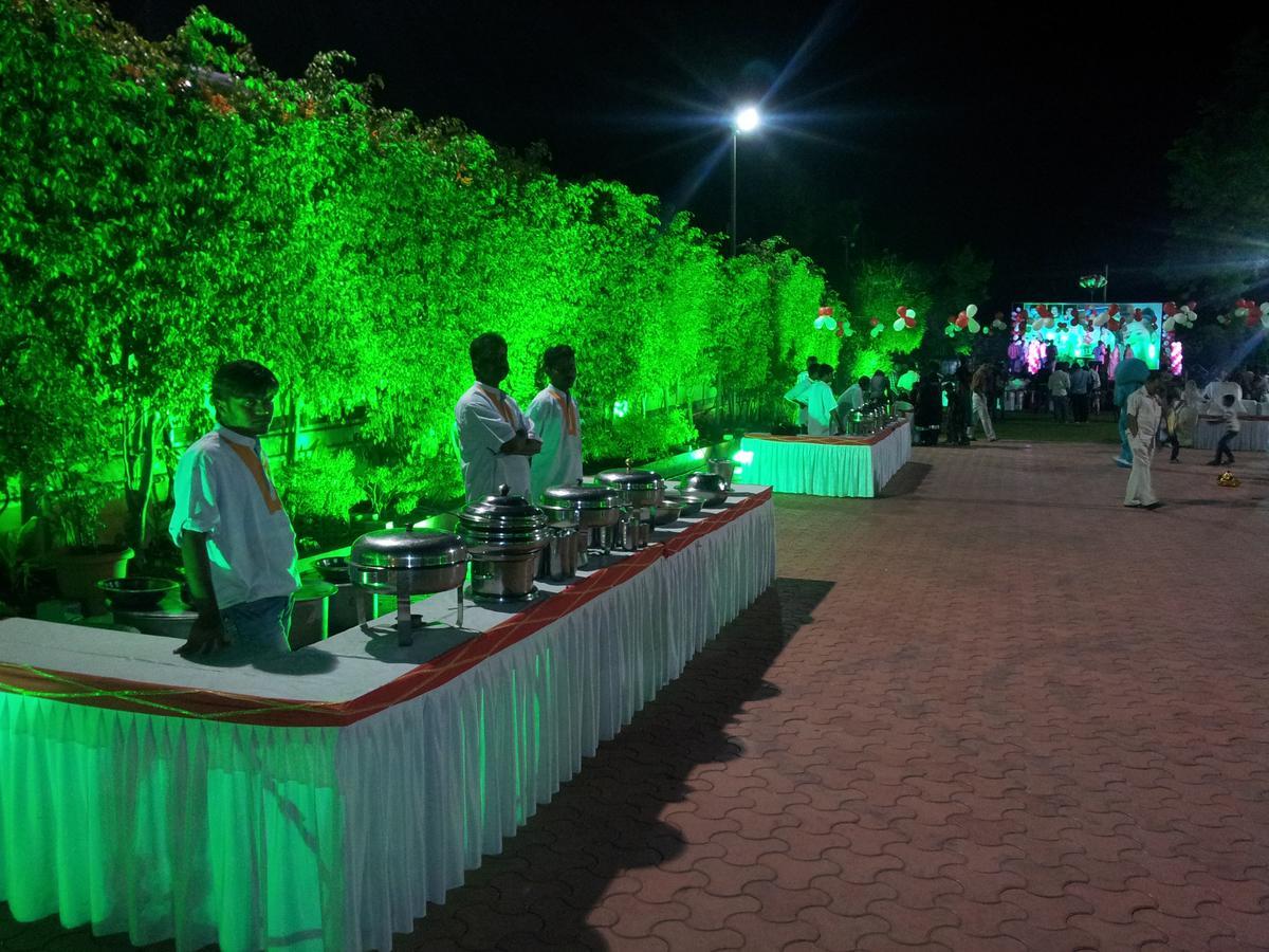 Hotel Ayodhya Kolhapur Eksteriør bilde