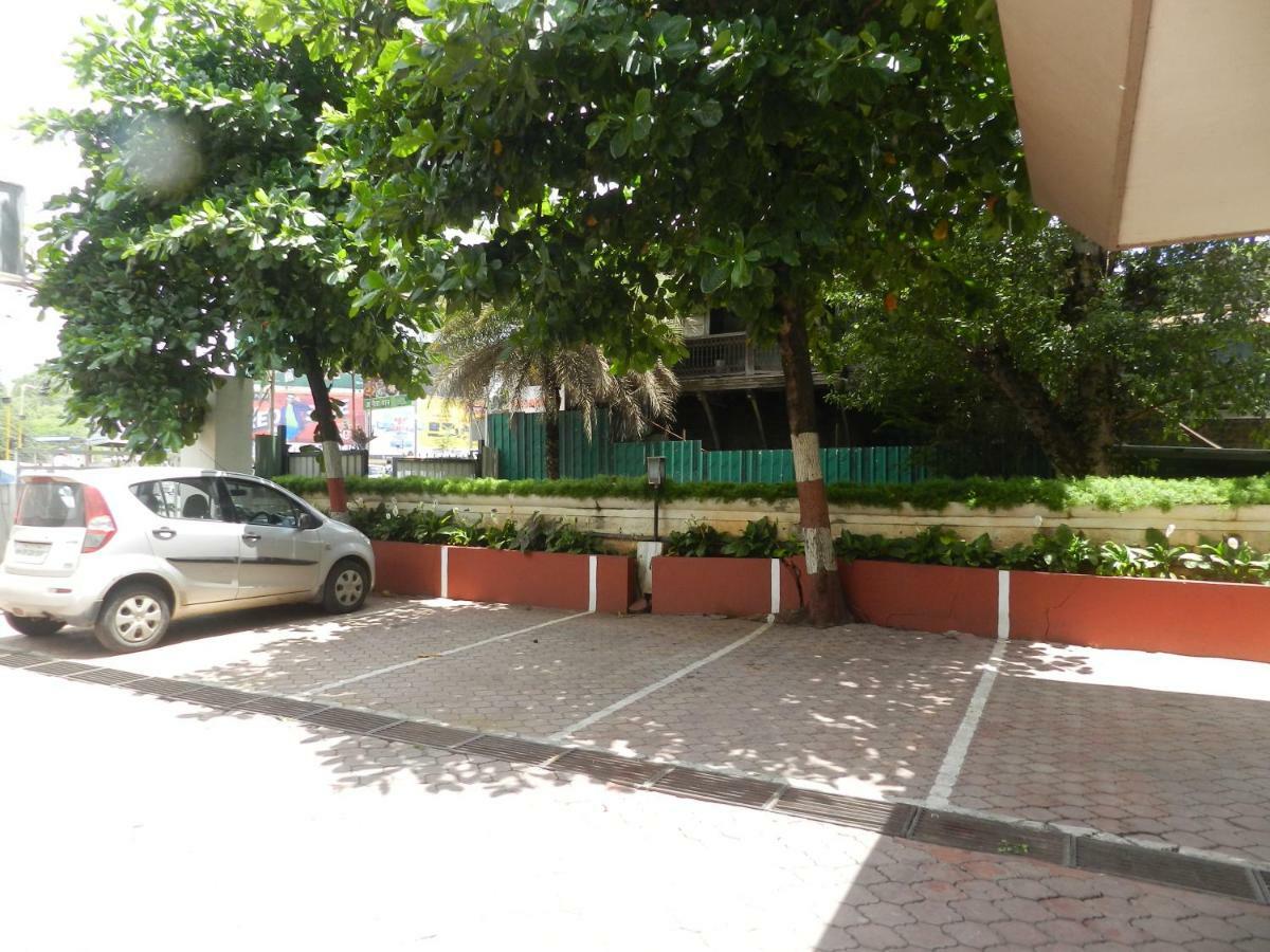 Hotel Ayodhya Kolhapur Eksteriør bilde