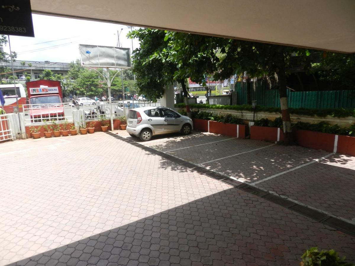 Hotel Ayodhya Kolhapur Eksteriør bilde